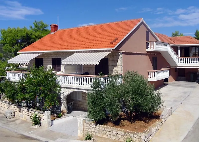 Apartments With Parking Space Zavalatica, Korcula - 4453