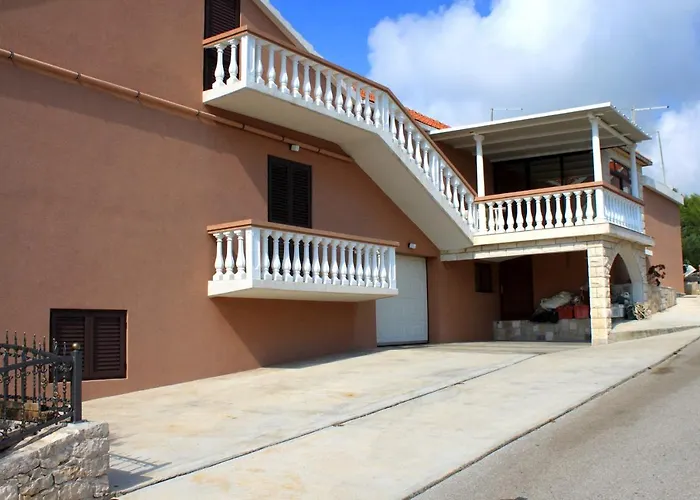 Apartment Apartments With Parking Space Zavalatica, Korcula - 4453