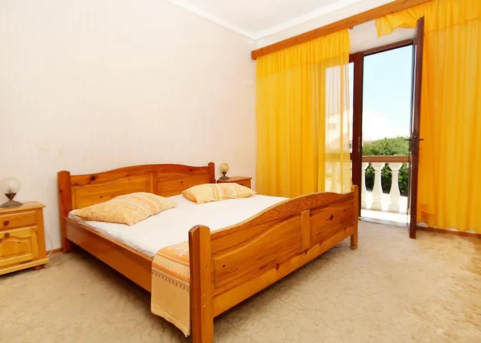 Apartments With Parking Space Zavalatica, Korcula - 4453 Apartment *