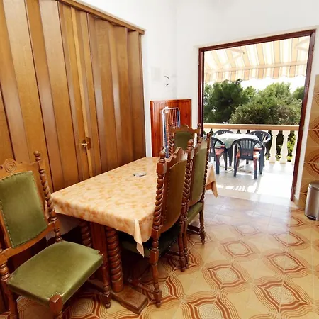 アパート With Parking Space Zavalatica, Korcula - 4453